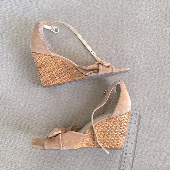 Once worn Bow Wedges - Picture 3 of 5